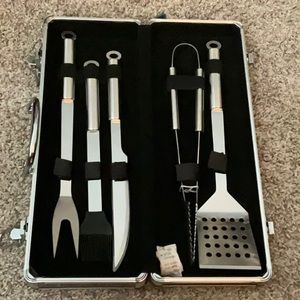5 Piece BBQ Tools set in a Travel/Storage Case 🍖🍗